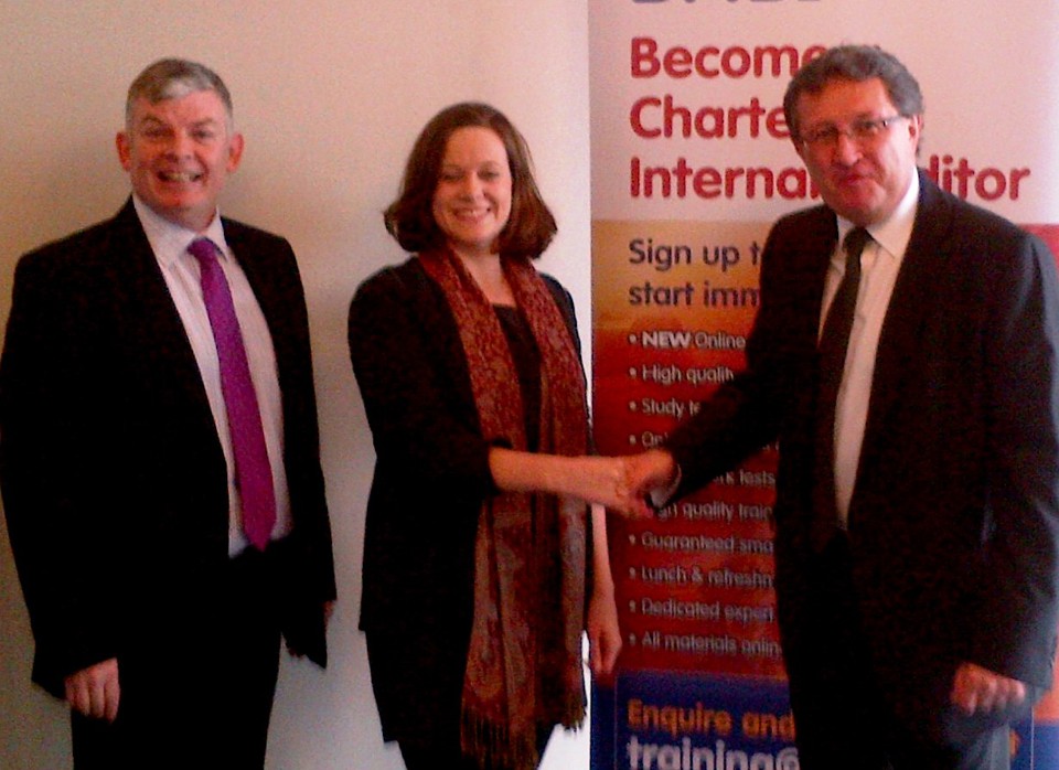 BHBi makes donation to Macmillan
